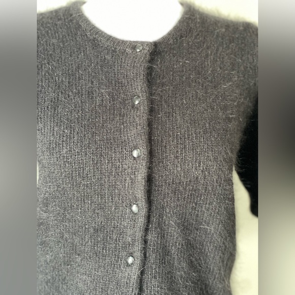 Lord & Taylor Cropped Black Lambswool Short Sleeve Cardigan - Picture 3 of 11